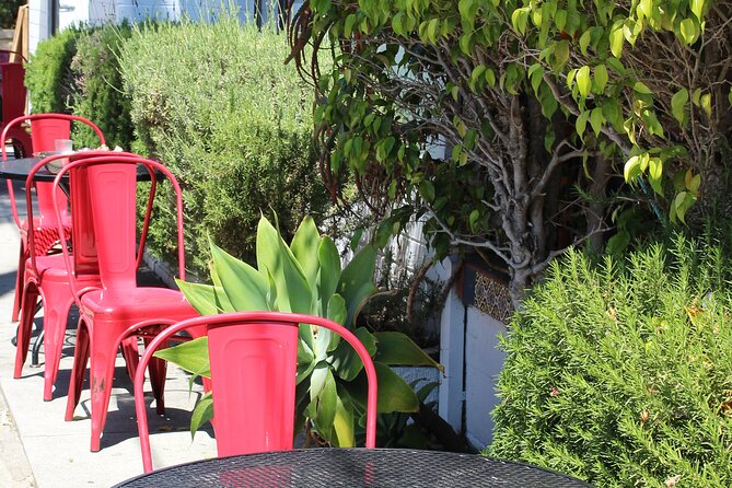 Food Tasting Experience and Guided Walking Tour in Santa Barbara