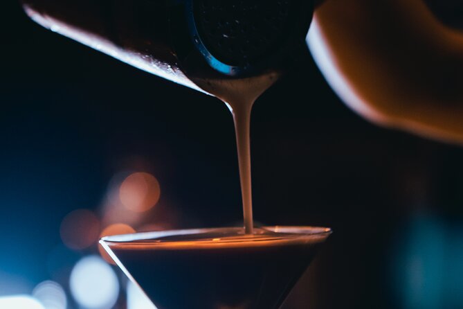 Friday Night Live Music and Cocktails Ticket in Kontakt Bar