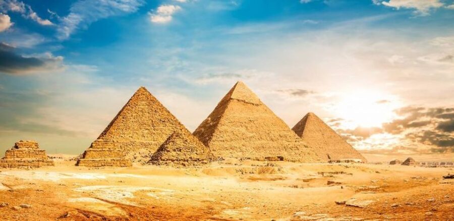 From Alexandra: Cairo, Giza Pyramids & Egyptian Museum Tour
