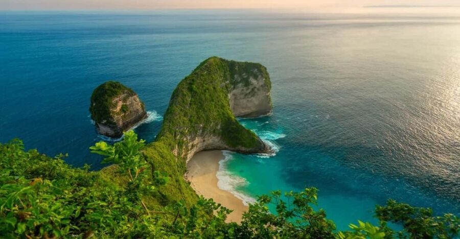 From Bali: Private Tour Combo East and West Nusa Penida