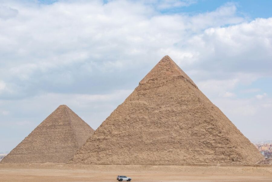 From Cairo Airport: Layover Tour To Giza Pyramids and Sphinx