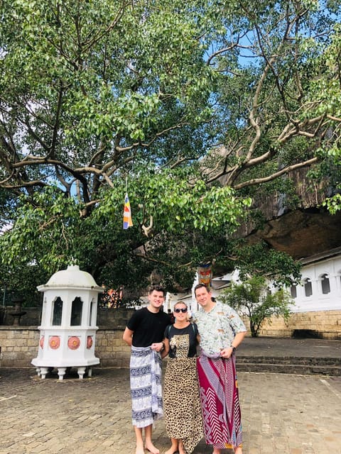 From Colombo to Sigiriya and Dambulla Private Full-Day Tour