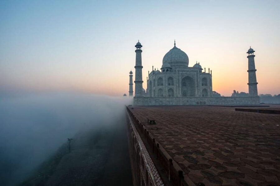 From Delhi: Golden Triangle Tour With Khajuraho & Varanasi