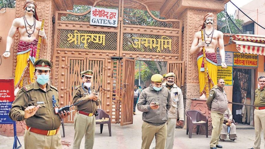 From Delhi: Private Taj Mahal and Mathura & Vrindavan Tour
