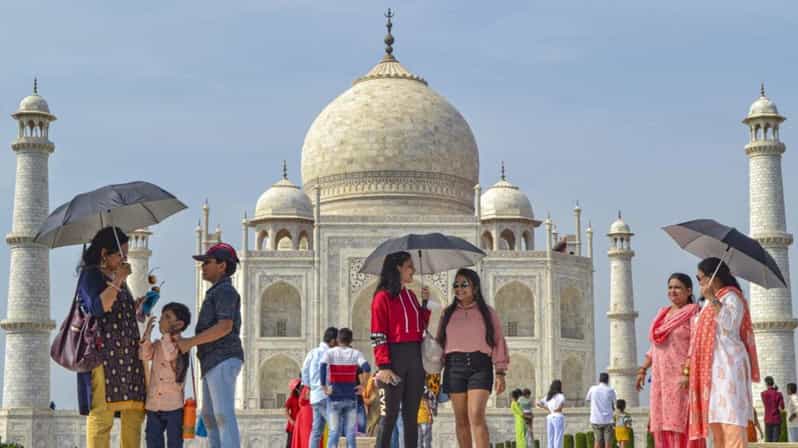 From Delhi: Private Tour to Taj Mahal and Agra Fort By Car
