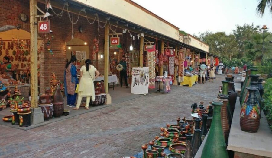 From Delhi: Same Day Delhi Famous Markets Guided Tour