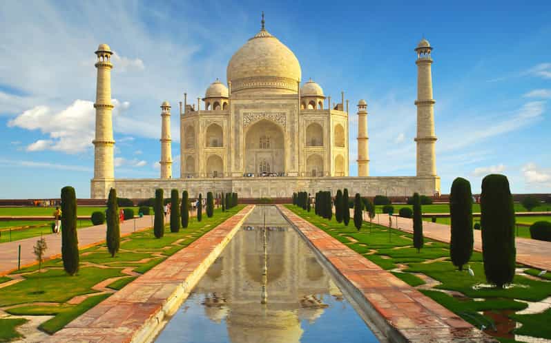 From Delhi: Sunrise Agra Tour by Car With Breakfast
