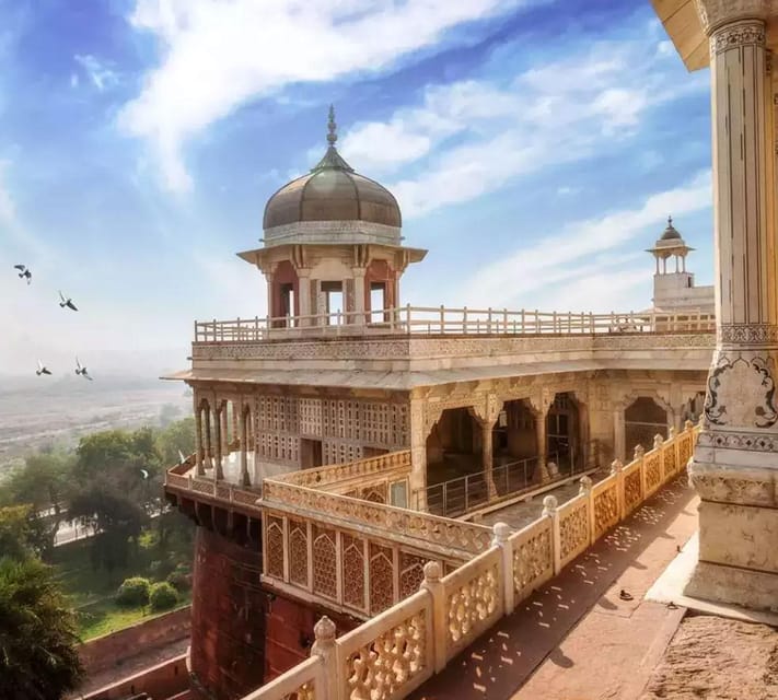 From Delhi: Taj Mahal & Agra Tour by Gatimaan Express Train