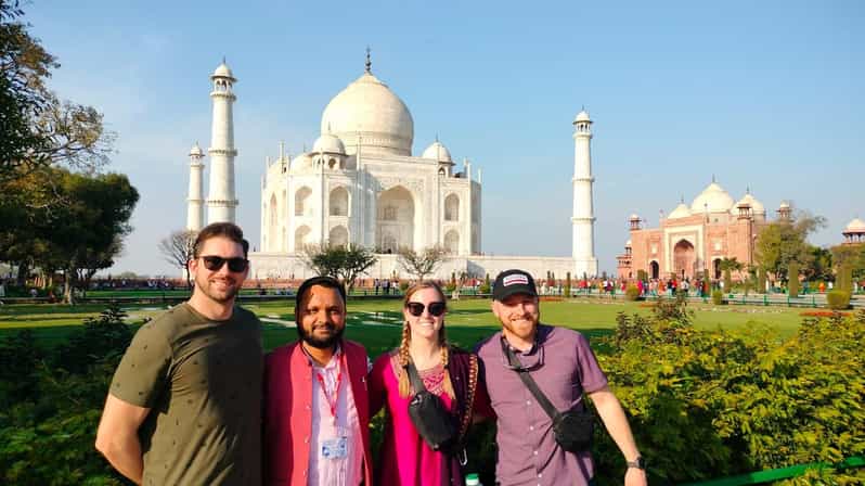 From Delhi: Taj Mahal Sunrise and Agra Fort Private Tour