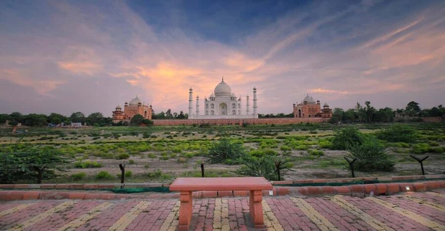 From Delhi: Taj Mahal Sunrise Tour by Car With Govt. Guide