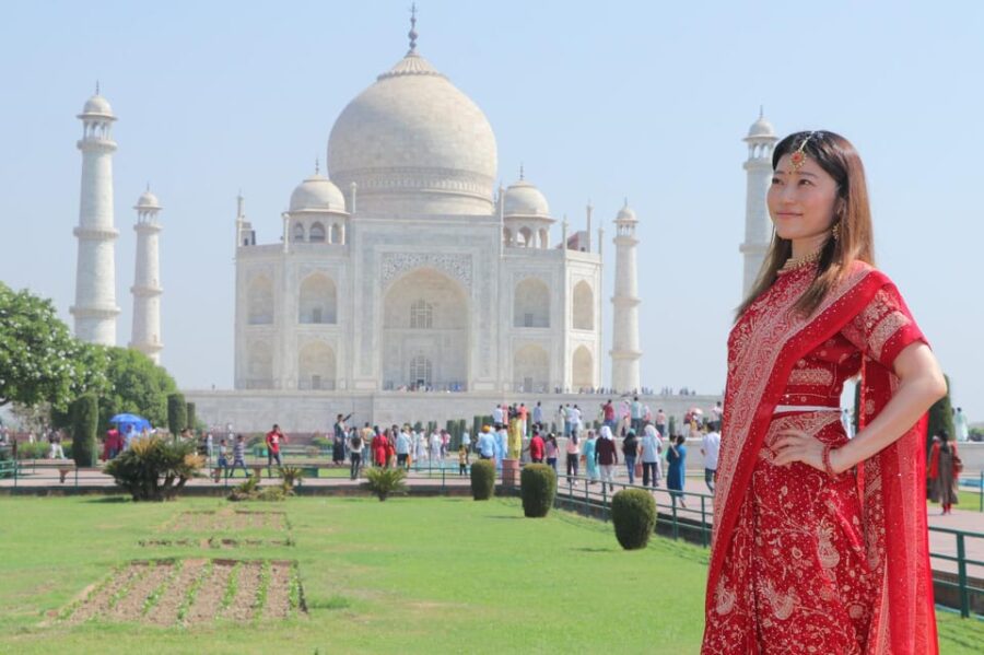 From Jaipur: Taj Mahal Sunrise & Agra Fort Tour by Car