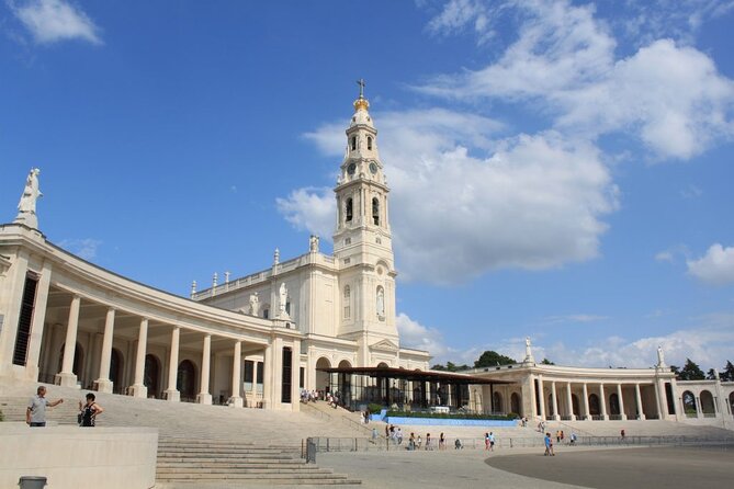 From Lisbon to Fátima, Batalha, Nazaré, and Óbidos Full Day Private Tour