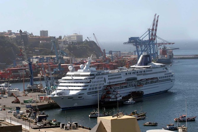 From Santiago Airport Private Arrival Transfer to the Valparaiso Pier