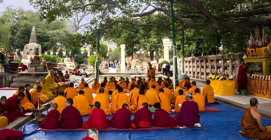 From Varanasi: Private Same Day Bodhgaya Tour
