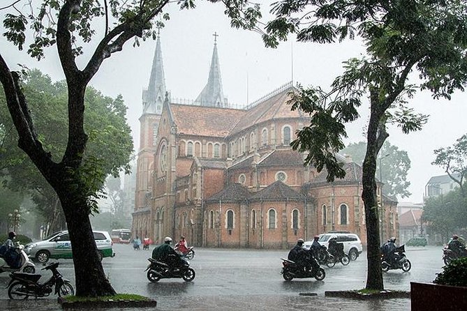 Full-day Cu Chi Tunnels & Ho Chi Minh City Historical Tour