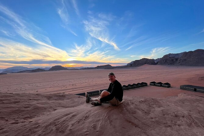 Full-Day Hiking in Wadi Rums Desert With Lunch