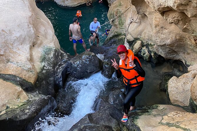 Full-Day Private Tour of Wadi Shab and Bimmah Sinkhole