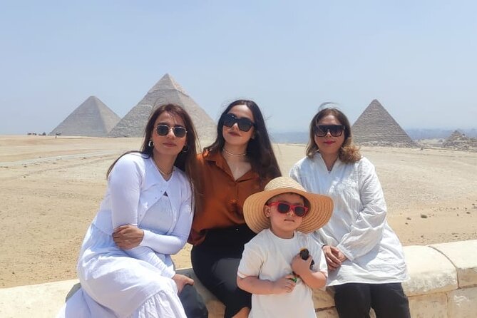 Full-Day Private Tour to Giza Pyramids, Sphinx, Memphis & Saqqara