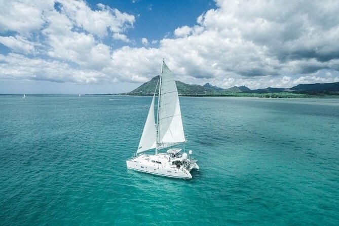 Full Day Shared Tour Catamaran to Ile Aux Cerfs