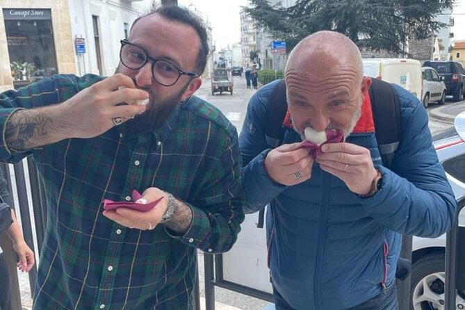 Gastronomic Tour of Alberobello on Foot With Guide and Snack