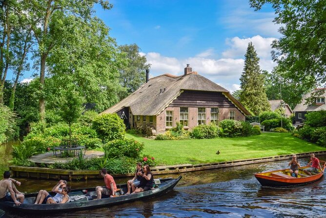 Giethoorn Day Trip From Amsterdam With Cruise and Cheeseplatter - About the Giethoorn Day Trip