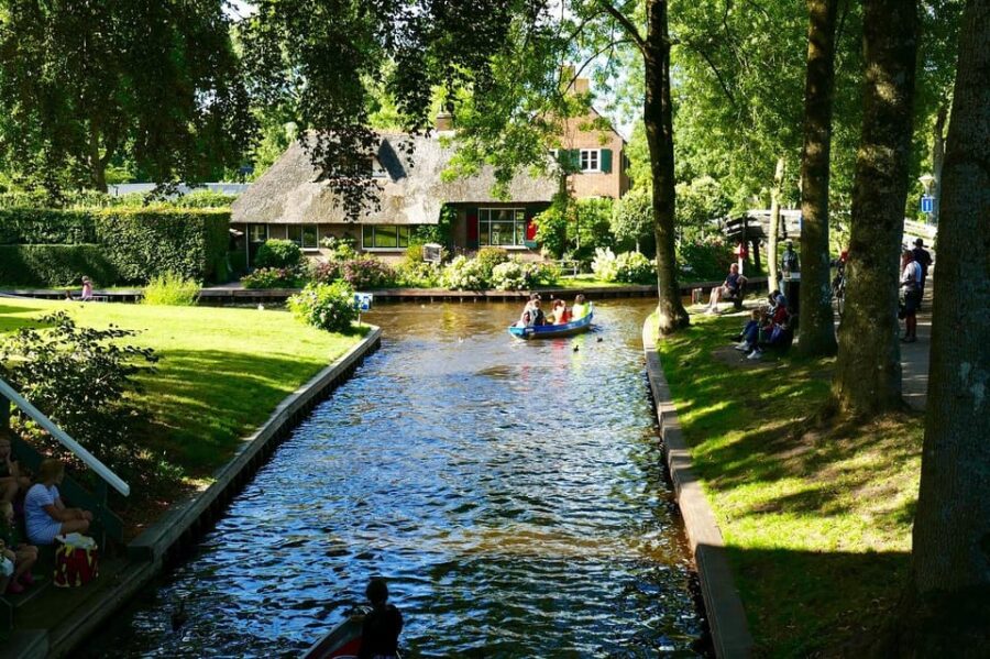 Giethoorn: Exclusive Private Tour of the Dutch Venice