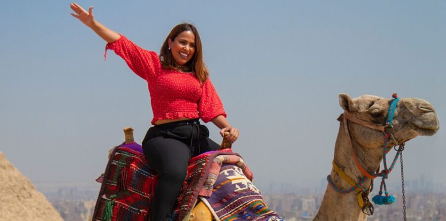 Giza: Pyramids at Sunset Guided Camel Tour