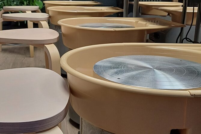 Guided Pottery Workshop on a Turntable in Choorstraat
