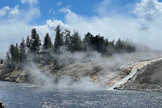 Half-Day Private Geyser Basin Tour of Yellowstone