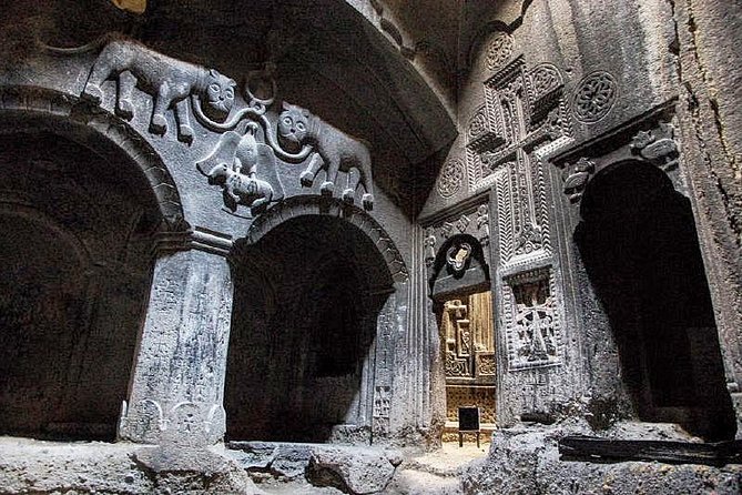 Half Day Tour to Garni, Geghard, Charents Arch
