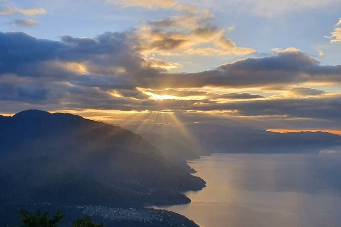 Hike The Indian Nose Peak + Cliff Diving in Lake Atitlan – Tour From Atitlan