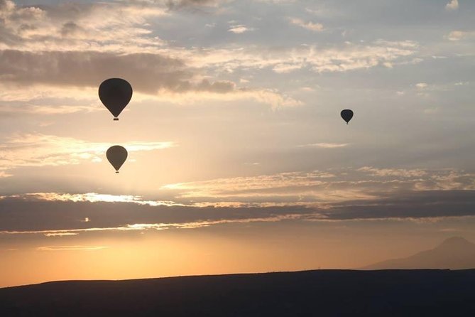 Hot Air Balloon Tour in Cappadocia Cat Valley