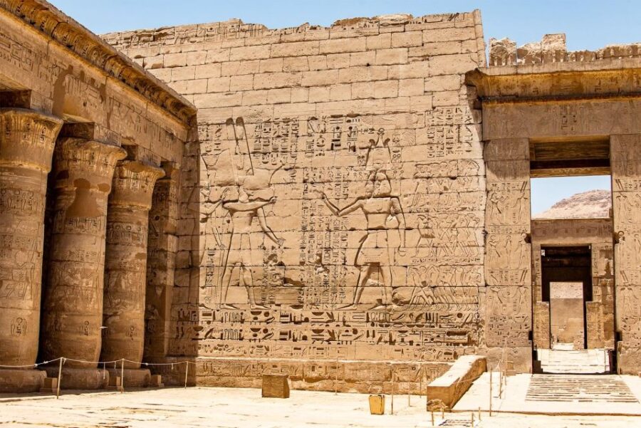Hurghada: Dendera and Medinet Habu Private Guided Day Tour