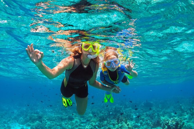 Island Tour With Snorkeling in West Bay Honduras