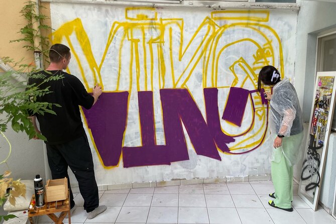 Istanbul Street Art Experience With Local Artists at Home Garden