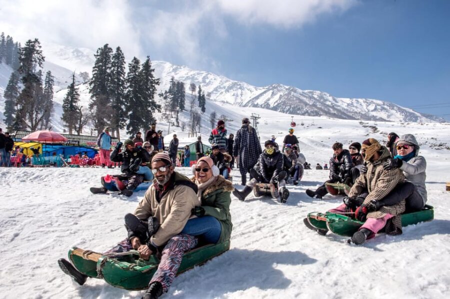 Kashmir Houseboat Tour