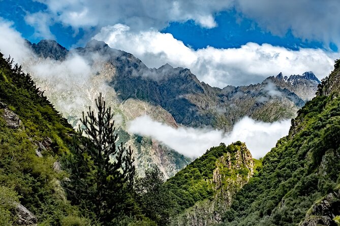 Kazbegi and Gudauri Mountains Full Day Group Tour From Tbilisi