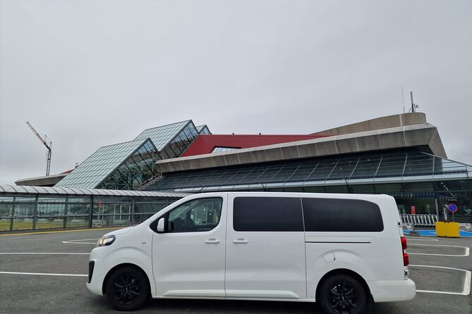 Keflavik Airport Private Transfer Round Trip