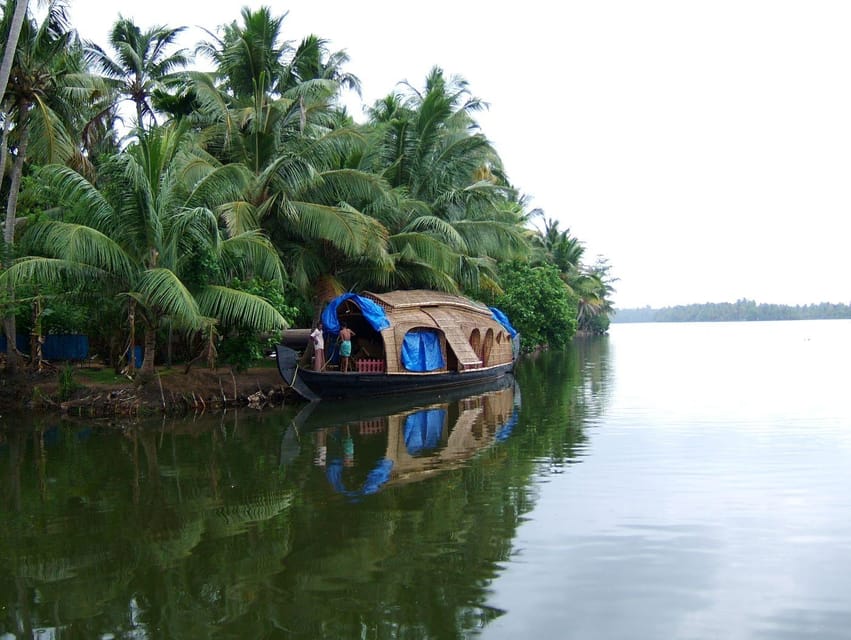 Kerala Beauty, Cochin With Alleppey Houseboat Tour (03 Days)