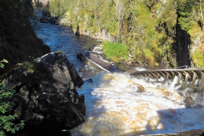 Korouoma Canyon and Auttiköngäs Waterfall Hiking Tour With Picnic