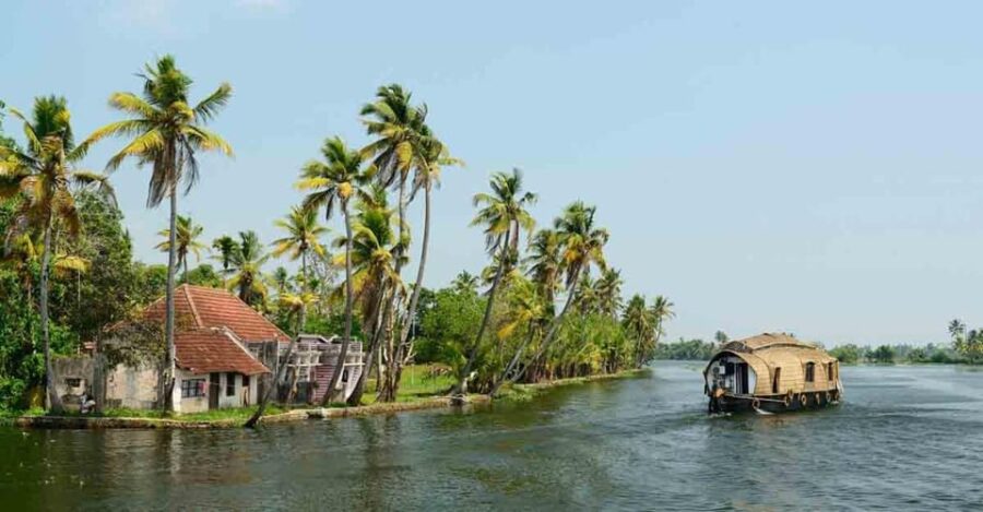 Kumarakom – Alleppy Day Cruise: Private Tour From Cochin