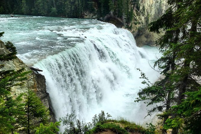 Lake Louise, Moraine Lake & Yoho Waterfalls From Golden BC Tour