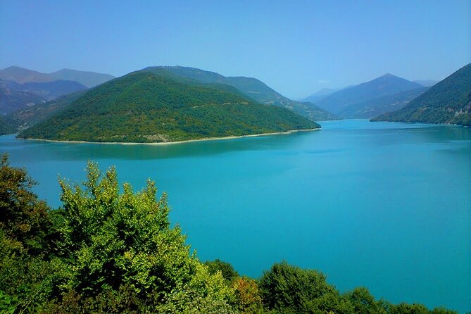 Landscapes of Ananuri Gudauri, Kazbegi and Hotel Rooms Group Tour