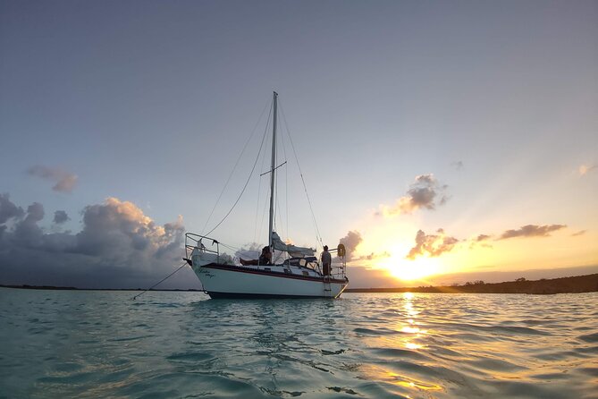 Laska Sailing Tours on the Lagoon Bacalar
