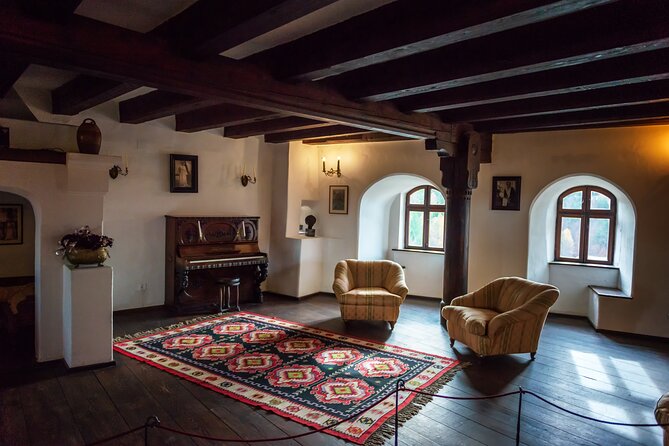 Legends&Wildlife Awaits: Draculas Castle & Bear Sanctuary