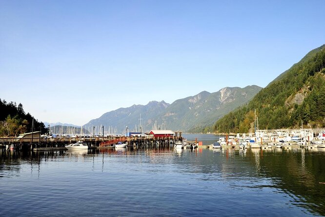 Lighthouse Park Hiking / Horseshoe Bay Discovery Tour