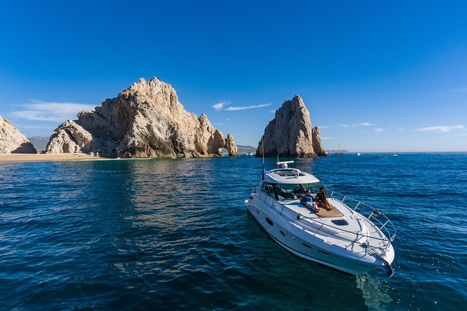 Los Cabos All-inclusive 4-hour VIP Luxury Yacht Charter