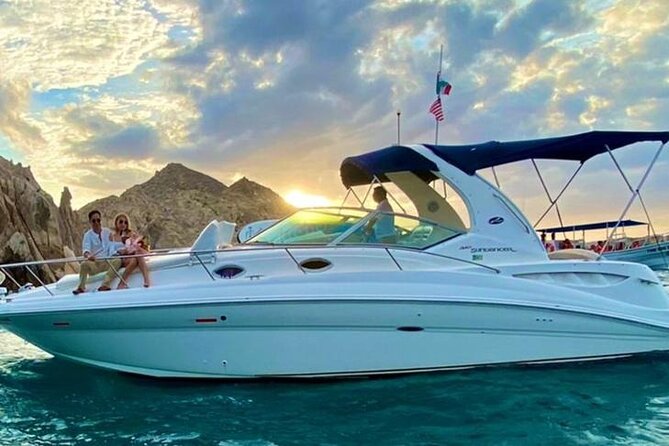 Los Cabos Private Yacht Whale Watching Tour, Snorkel and Drinks