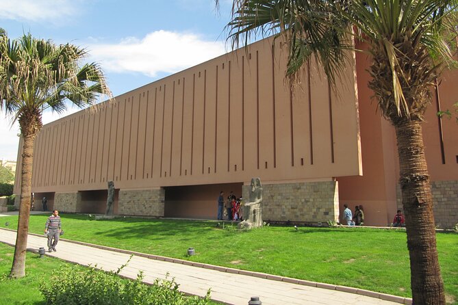 Luxor Museum and Mummification Museum Private Day Tour