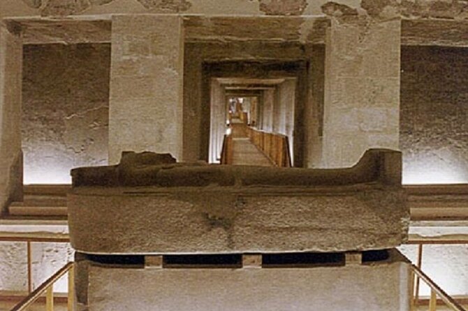 Luxor West Bank Group Tour: Valley of the Kings–Hatshepsut Temple–Memnon Colossi